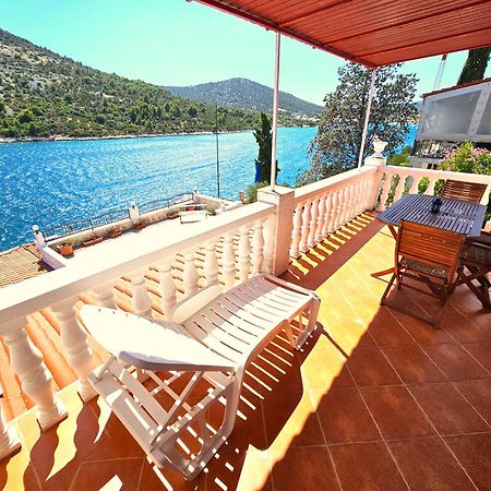 Apartments Carmen Винишче Экстерьер фото