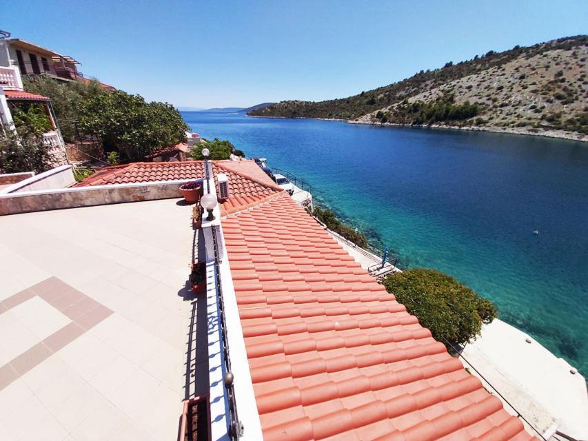 Apartments Carmen Винишче Экстерьер фото